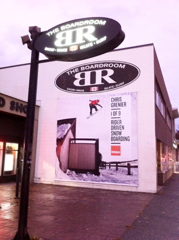 32 Boots AD on Boardroom West4th Wall. 15 feet without any SEEMS.